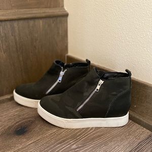 Wedge Sneaker